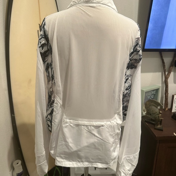 NWT Zyia Long Sleeve Light Hoodie - Picture 3 of 6